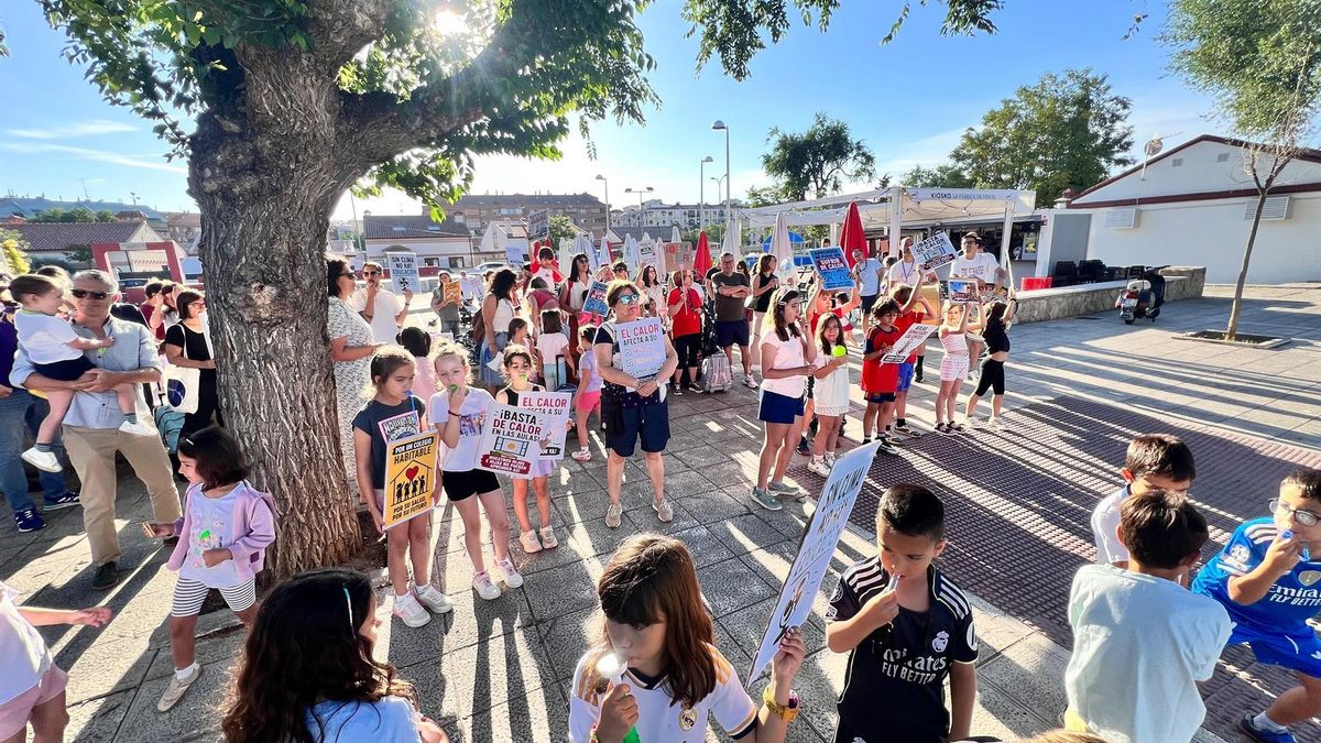 Mareos y golpes de calor en las aulas toledanas: las familias claman contra las clases a más de 30 grados