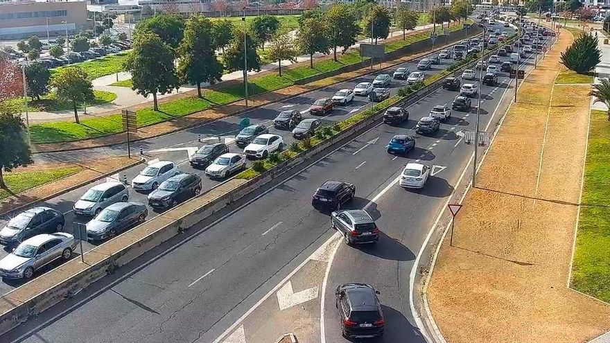 Vecinos de Huerta de Santa Isabel y Turruñuelos convocan una protesta para pedir una pasarela sobre la Ronda que los una con la ciudad