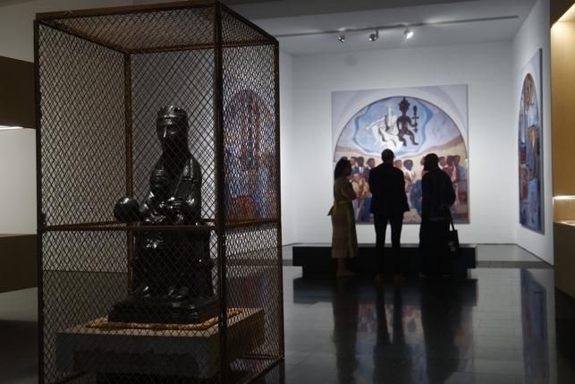 La virgen negra del artista estadounidense Theaster Gates, que muestra su excepcional parecido con la virgen de Montserrat a pesar de su gran tamaño.