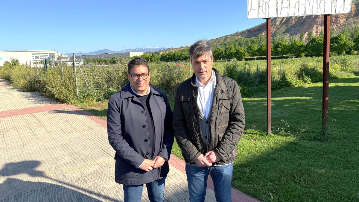 El concejal del PSOE Luis Alonso y el diputado Daniel Carrillo