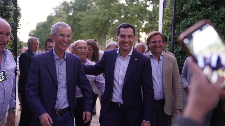 Todos los candidatos del PP en Sevilla quieren ser Juanma Moreno, pero lo tienen complicado para ganar como él