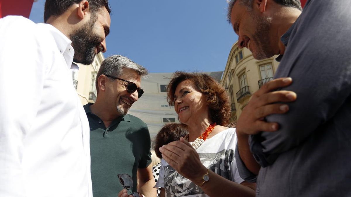Calvo rechaza la coalición porque llevaría a España a un "día a día imposible" y ofrece a Podemos negociar un programa