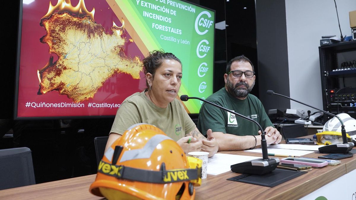 El presidente del sector de Administración General de la Junta de CSIF CyL, Agustín Argulo, y la delegada de Medioambiente y agente medioambiental, Sara Mateos