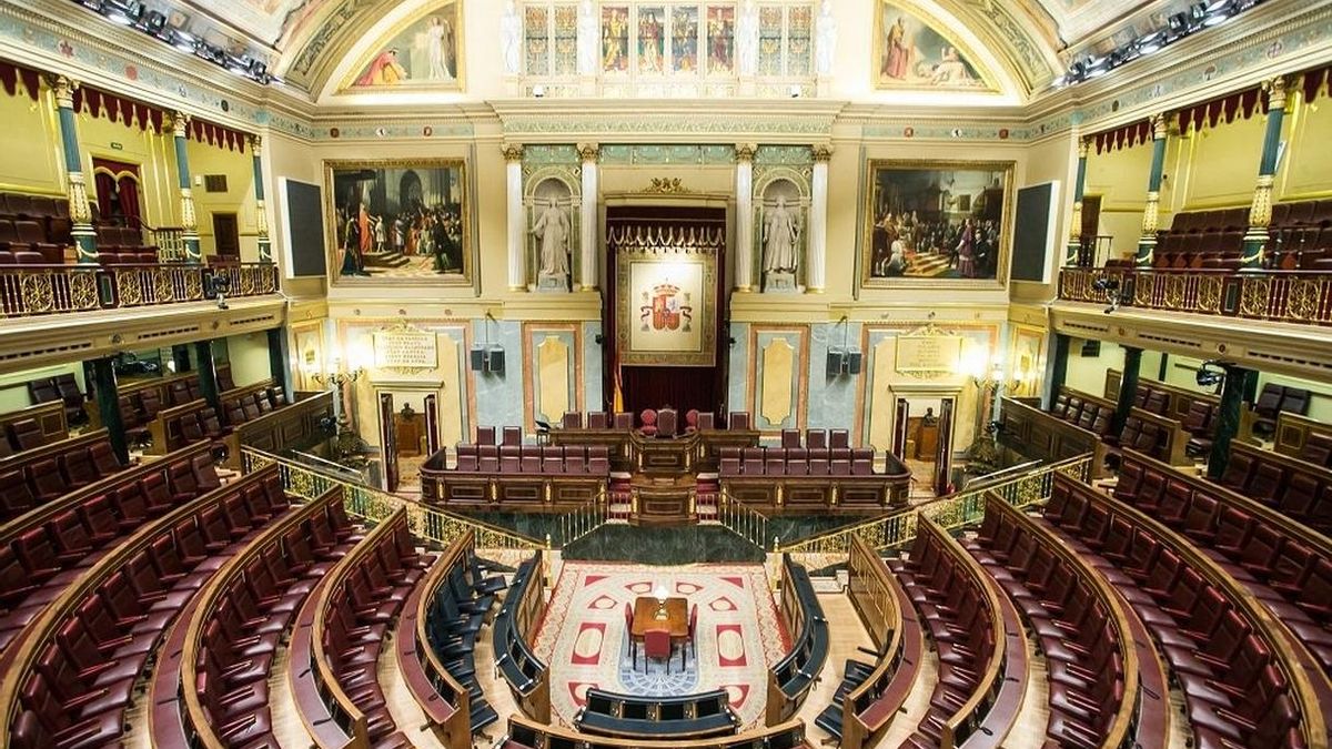 El 28A tritura el bipartidismo, que cae por primera vez por debajo del 50%, su peor registro de la democracia