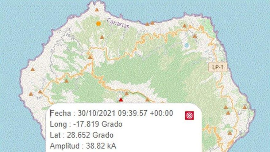 Registrados siete rayos volcánicos en La Palma en las últimas horas