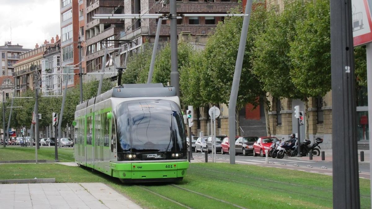El tranvía de Bilbao ofrecerá este jueves servicios especiales por el partido Athletic Club-Hertha BSC