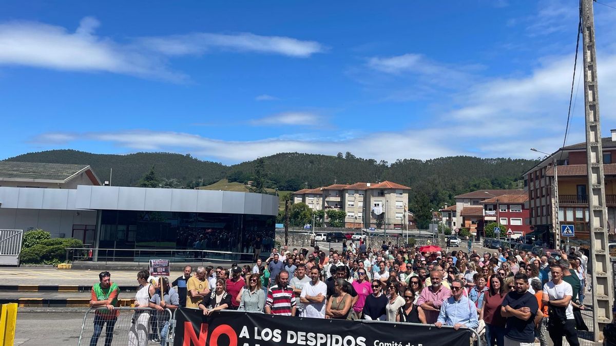 La plantilla de Nestlé en La Penilla mantiene su respaldo a los paros en el fin de negociación del ERE.