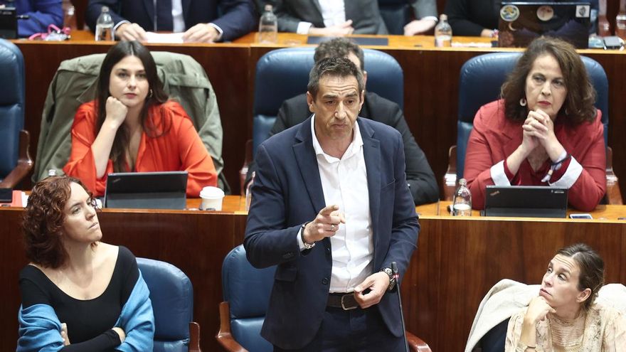 El diputado de Más Madrid en la Asamblea, Emilio Delgado, durante el pleno de la Asamblea de Madrid, a 8 de octubre de 2026, en Madrid (España).