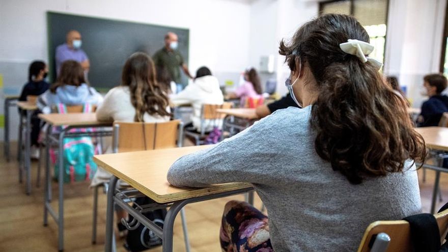 Los colegios de Lanzarote resisten a la COVID-19