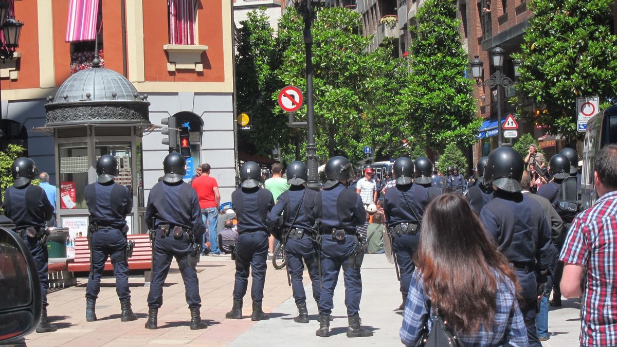Los antidisturbios de la Policía Nacional lucirán su número de identificación en la espalda y en grandes dimensiones