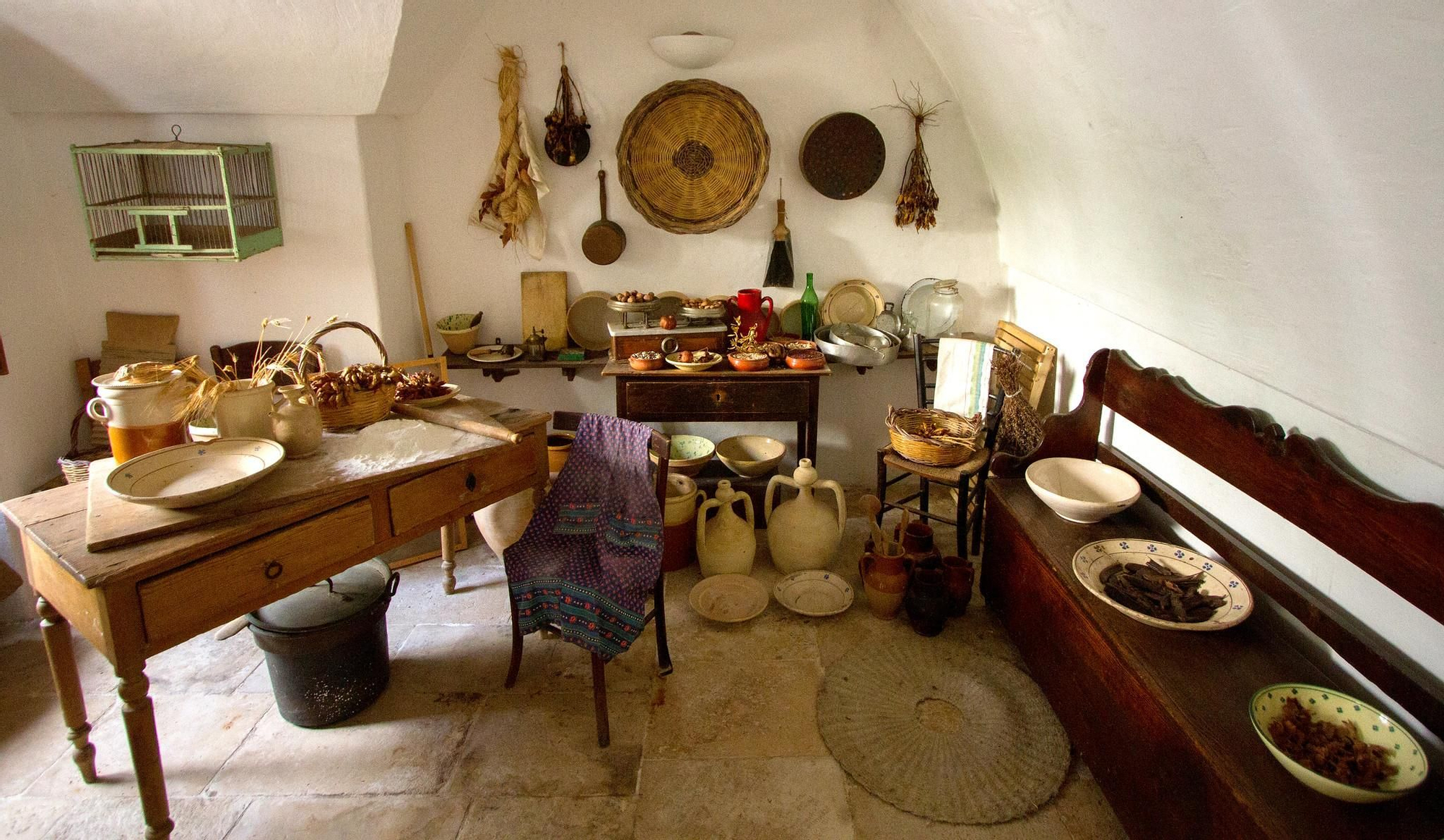 Interior de uno de los trullos de Alberobello.