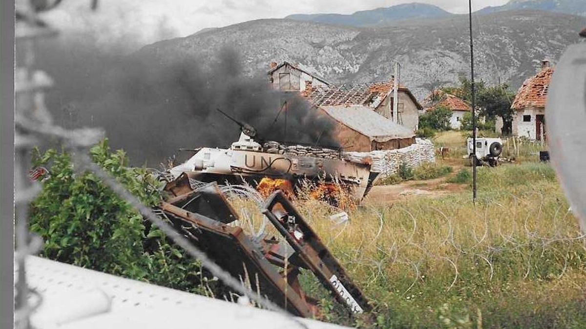 El blindado quedó destruido en la agresión sufrida por la patrulla del teniente Alberto Miguel Jiménez Sánchez.