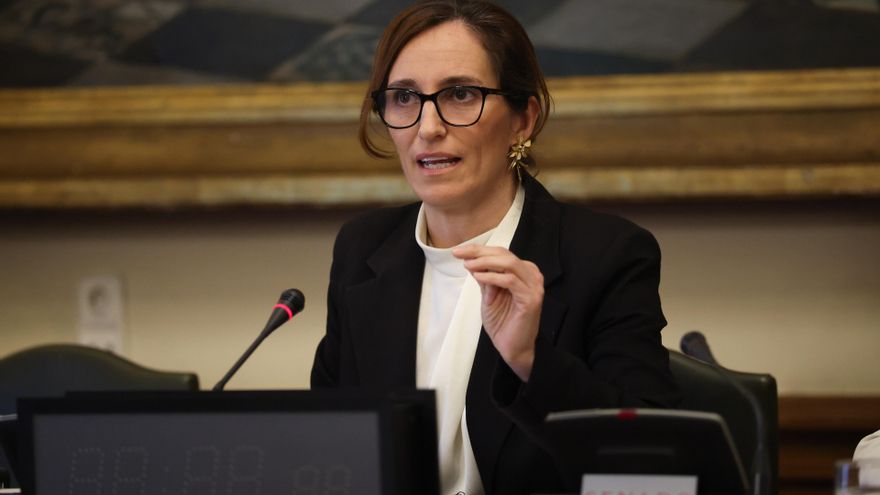 La ministra de Sanidad, Mónica García, durante una comparecencia ante la Comisión de Sanidad en el Senado, a 23 de abril de 2026, en Madrid (España)