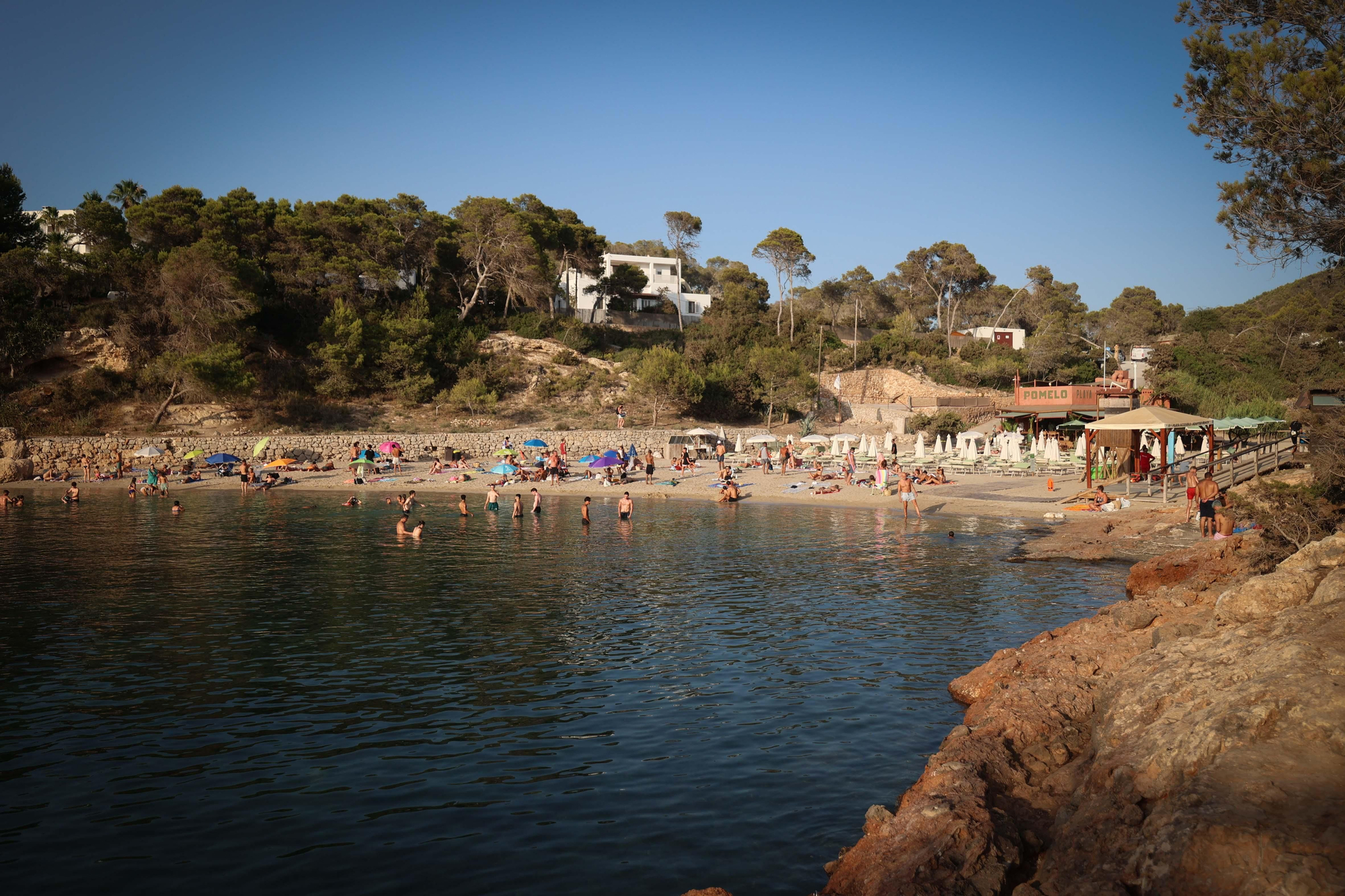 La playa y el antiguo chiringuito formaban parte de los recuerdos de los residentes