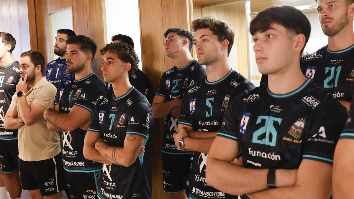 Firma de convenio entre Fundación Cajasol y el club Cajasol Ángel Ximénez de balonmano