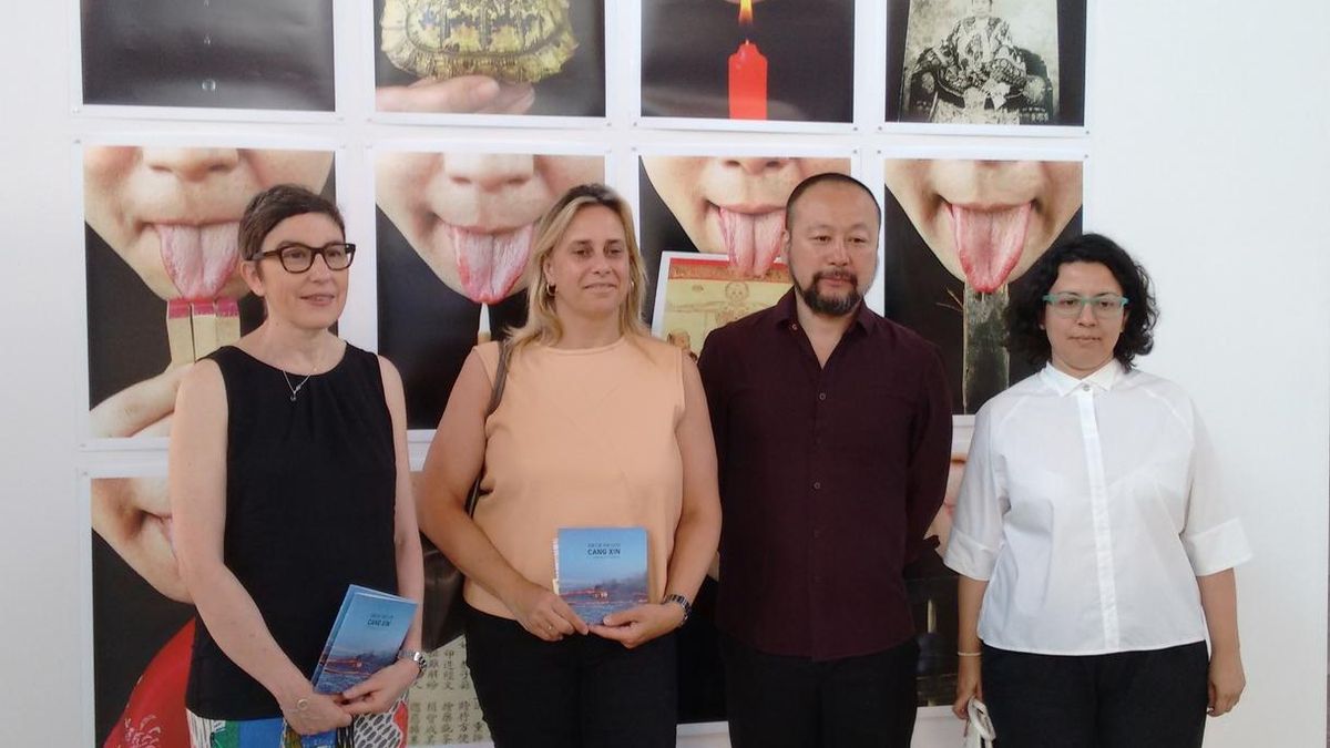 El artista chino Cang Xin expone una retrospectiva de su obra en la Biblioteca Central de Cantabria