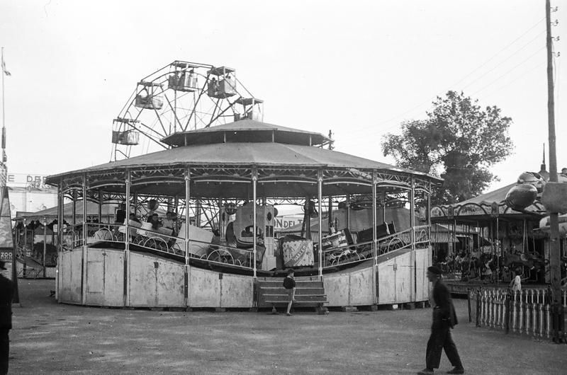 Una atracción y la nora, en 1956