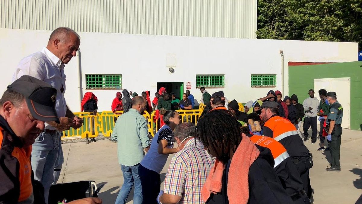Más de 1.800 inmigrantes se encuentran en pabellones de Algeciras, Los Barrios, Barbate, Cádiz, Jerez y San Roque