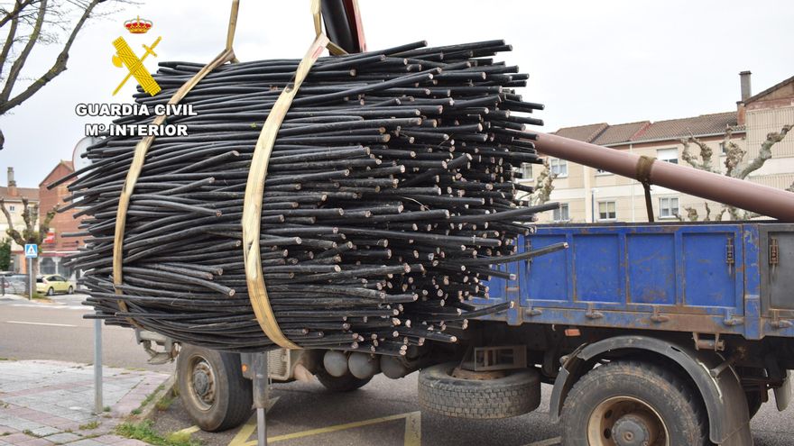 Desmanteladas dos redes criminales dedicadas al robo masivo de cobre en León, Galicia, Asturias y Cantabria