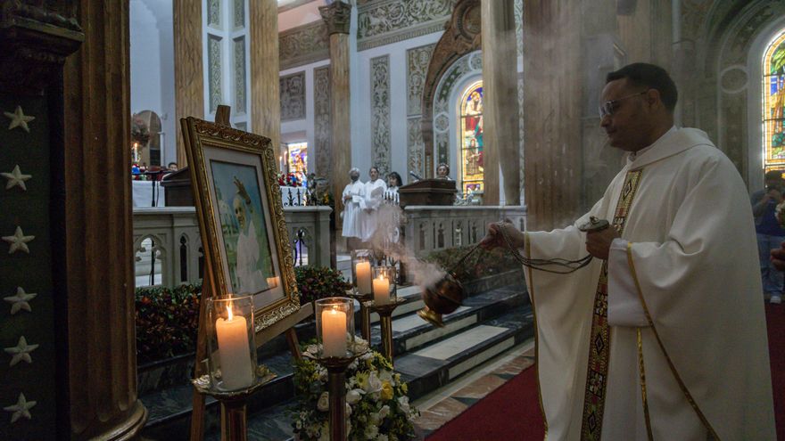 Venezolanos se congregan para honrar al papa Francisco y pedir por su "descanso eterno"