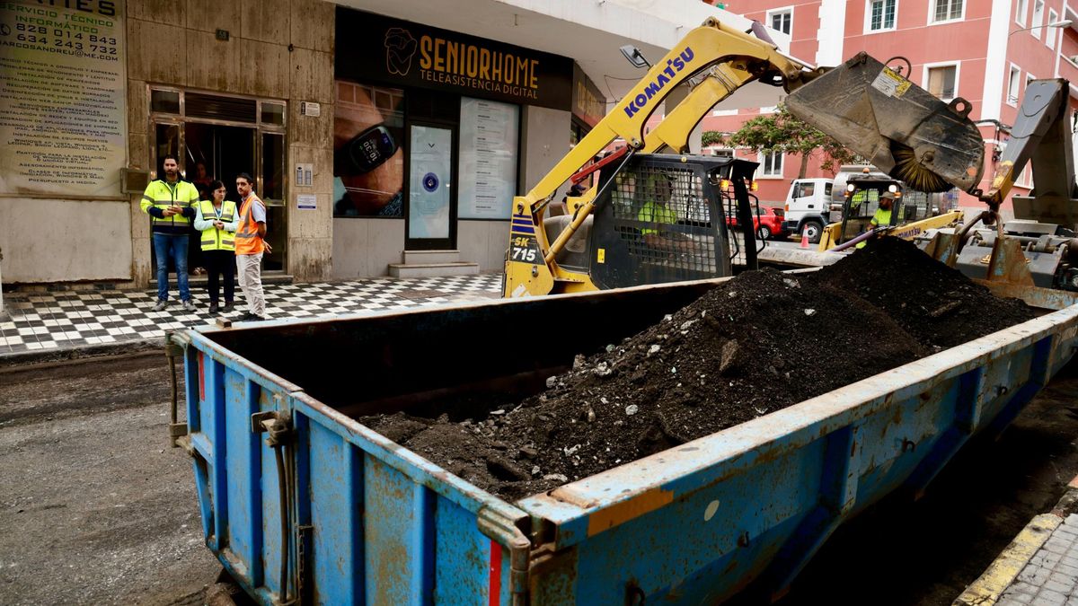 El Ayuntamiento inicia el asfaltado en Alcaravaneras para renovar calles en las que no se actuaba desde hacía 30 años