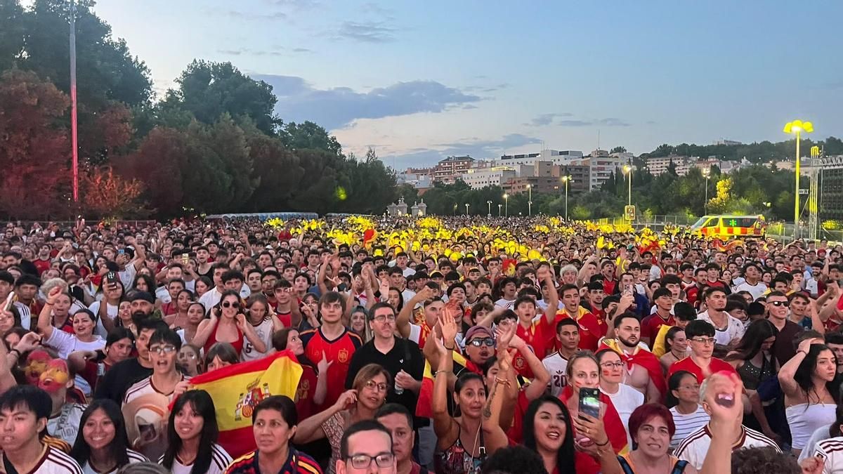 La interminable lista de pueblos y ciudades donde se instalarán pantallas gigantes para ver la final del Mundial
