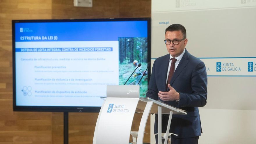La ley gallega de incendios, en el limbo: la norma que apostaba por prevenir antes que apagar cumple dos años en un cajón