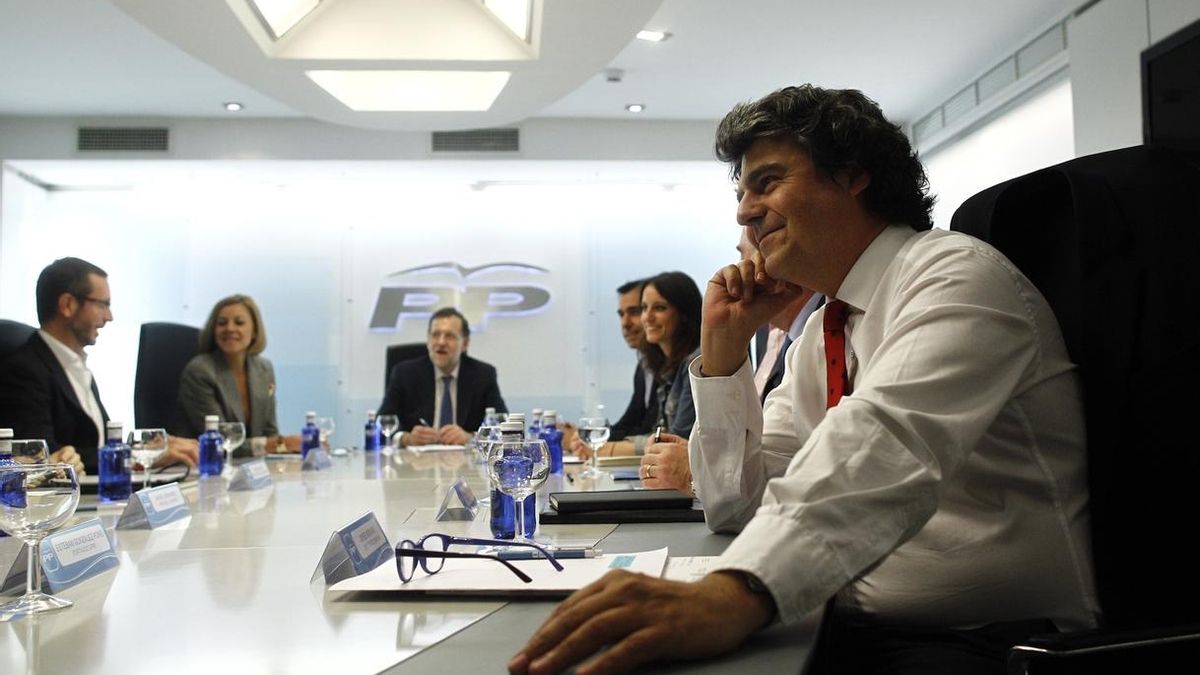 El PP deja para noviembre la presentación de su programa, con el que quiere "continuar el cambio" iniciado por Rajoy