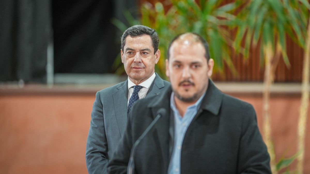 Juanma Moreno y Rafael Moreno comparecen tras el Consejo de Gobierno en Adamuz