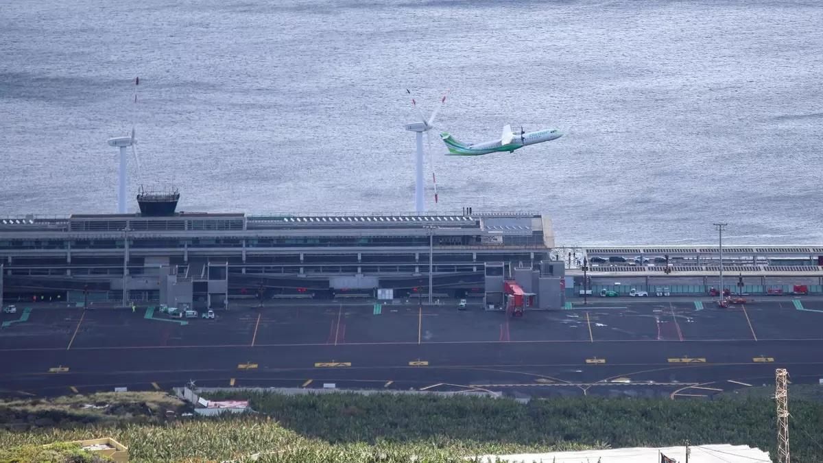 El movimiento de pasajeros en el aeropuerto de La Palma en marzo, desciende un 9,2% en marzo