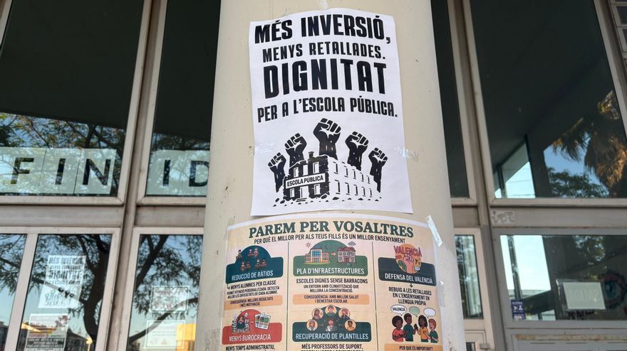 El IES Gonzalo Anaya de Xirivella durante la primera jornada de huelga en Educación.