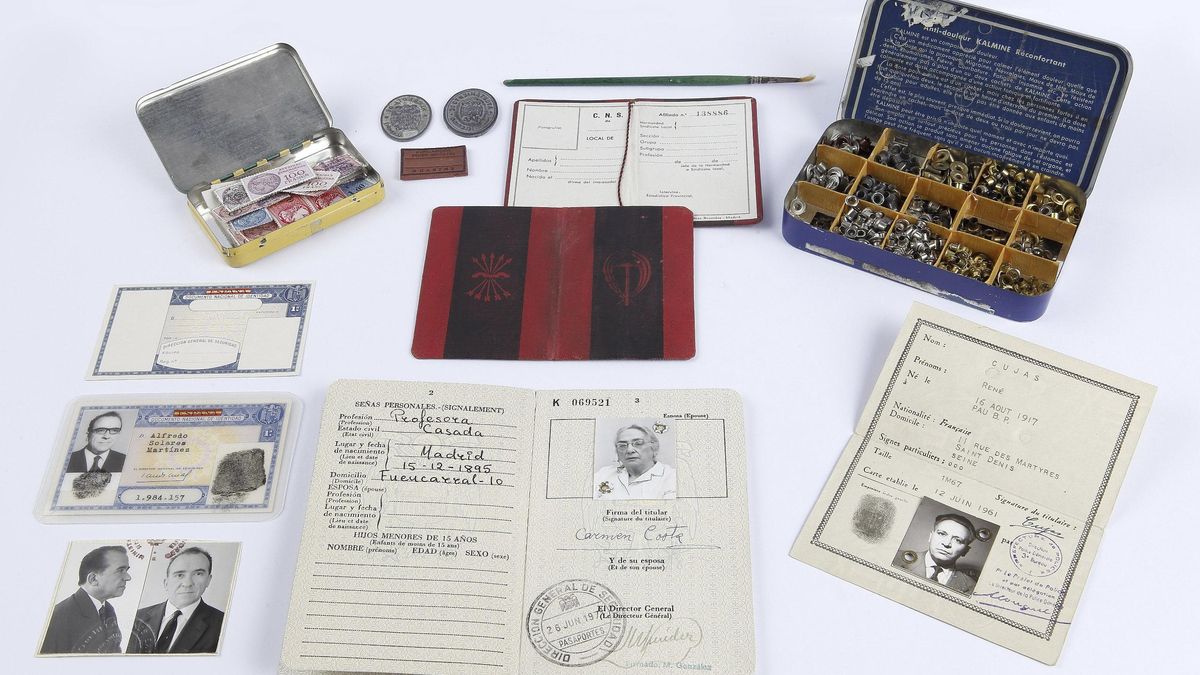 Útiles de trabajo y documentos falsificados por Domingo Malagón de los dirigentes del PCE Santiago Carrillo, Dolores Ibárruri e Ignacio Gallego.