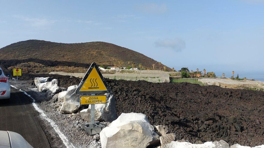 Señales de tráfico nunca vistas en La Palma: ‘zona caliente’ y ‘peligro por gases’