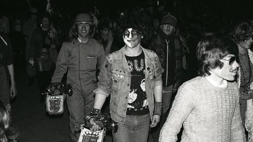 Todos a la calle: cómo fueron los primeros Carnavales democráticos en Madrid tras 43 años prohibidos