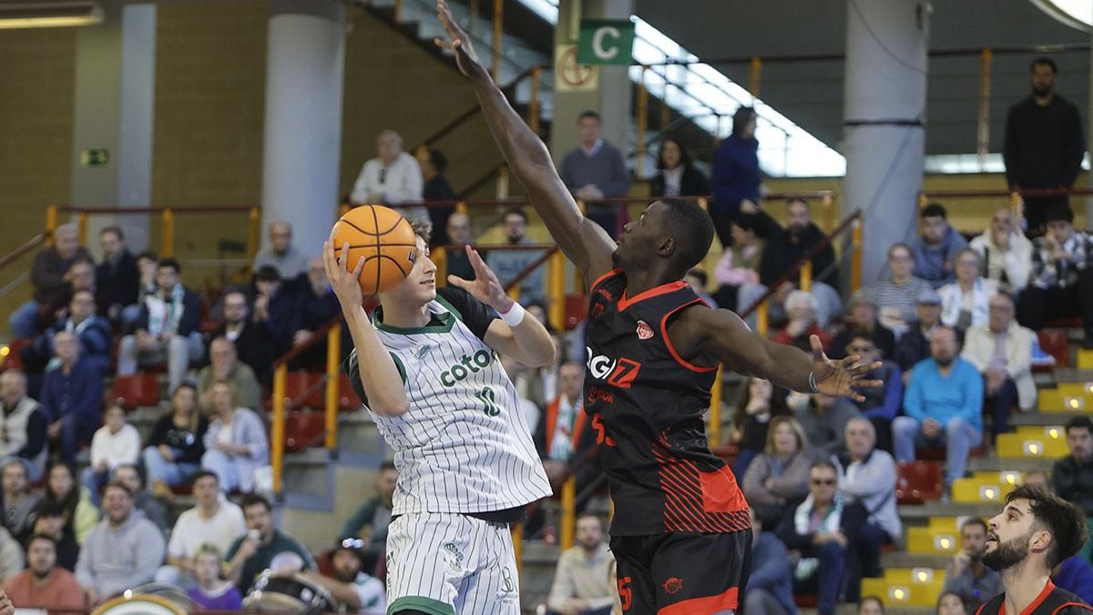 Partido entre el Coto Córdoba CB - Logrobasket