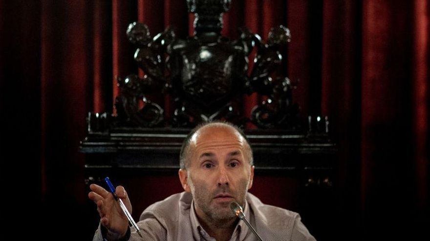 Detenido el editor de 'La Región' tras ser acusado  de agresión por el alcalde de Ourense, Gonzalo Pérez Jácome