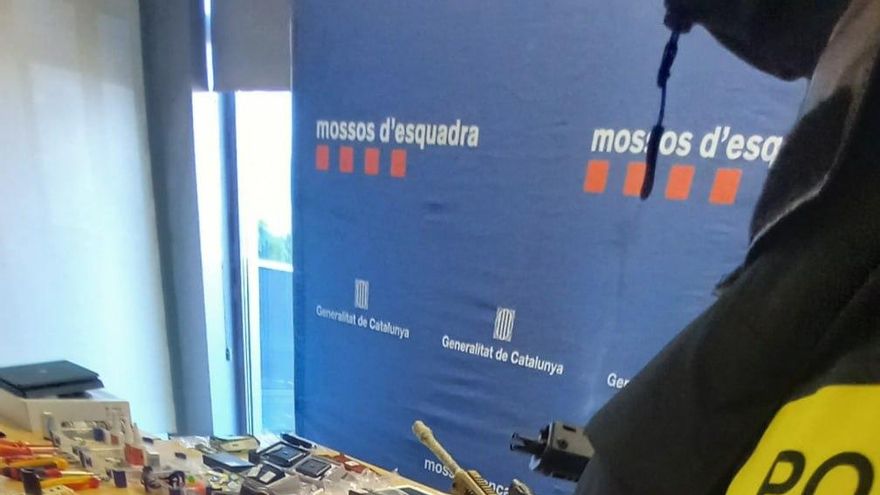 Acoso, robos, palizas y racismo: así operaba una banda de 'desokupaciones' desmantelada por los Mossos