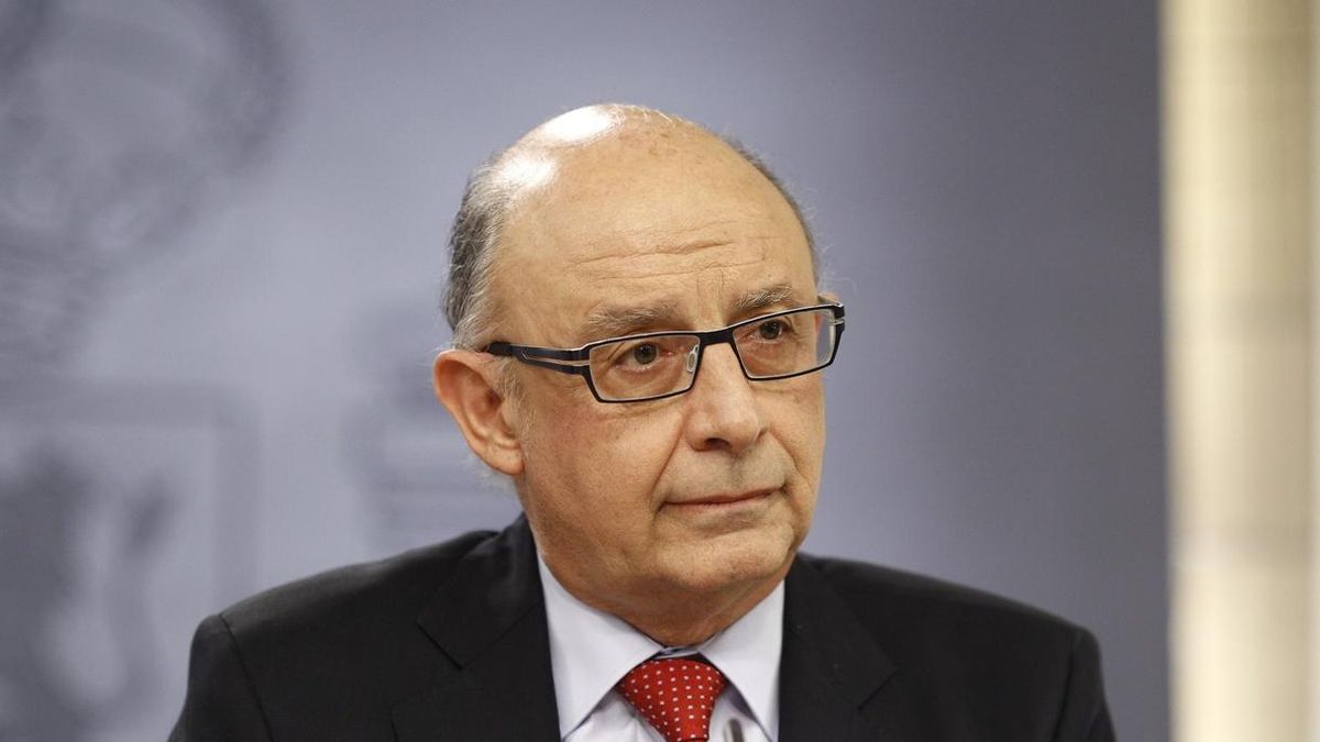 Montoro critica a los nuevos gobiernos autonómicos tras los incumplimientos del déficit
