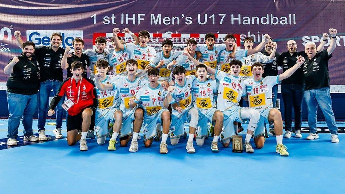 Celebración de la selección española tras lograr el Mundial juvenil