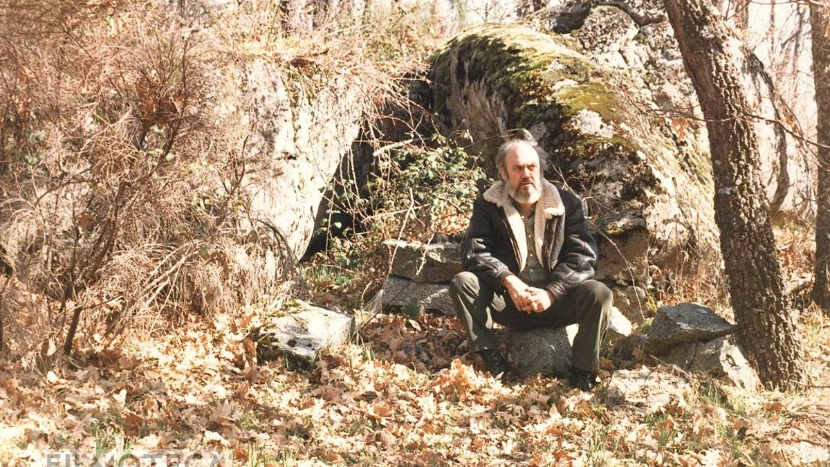 José Luis Cuerda en localización de 'El bosque animado'