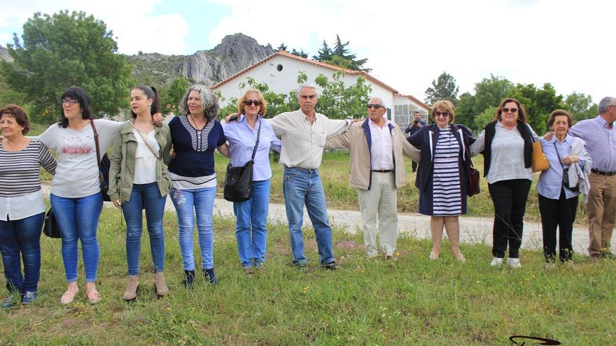 La Raya luso-extremeña recupera su ‘Abrazo solidario’ tras la pandemia
