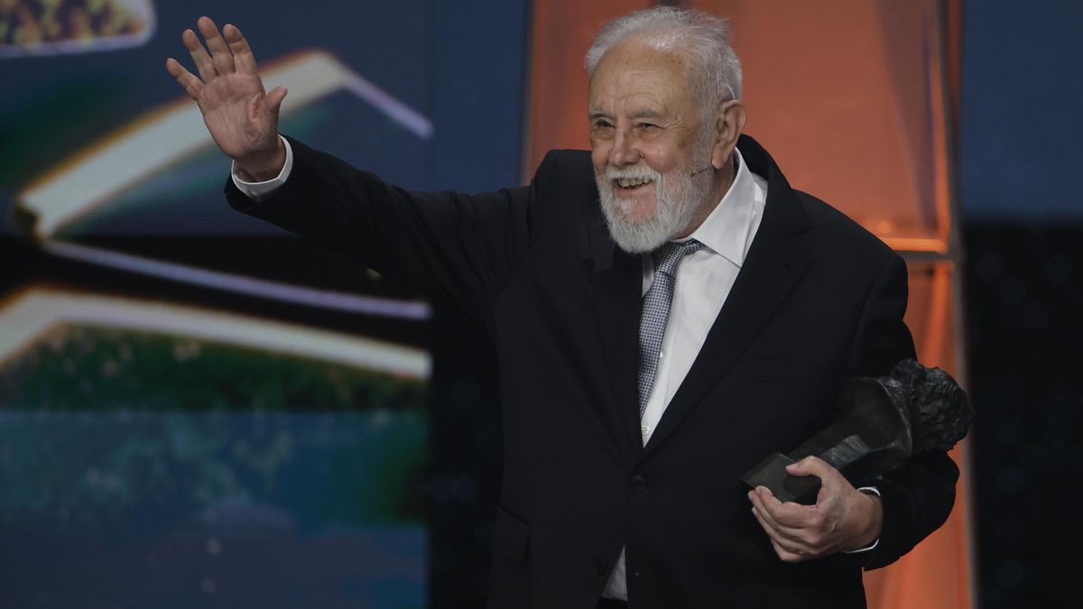 El director Gonzalo Suárez recibe el Goya de Honor