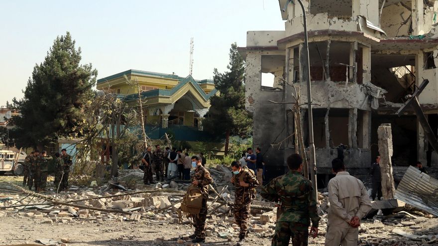 Los talibán lanzan un ataque suicida contra el ministro de Defensa de Afganistán en plena campaña de conquista