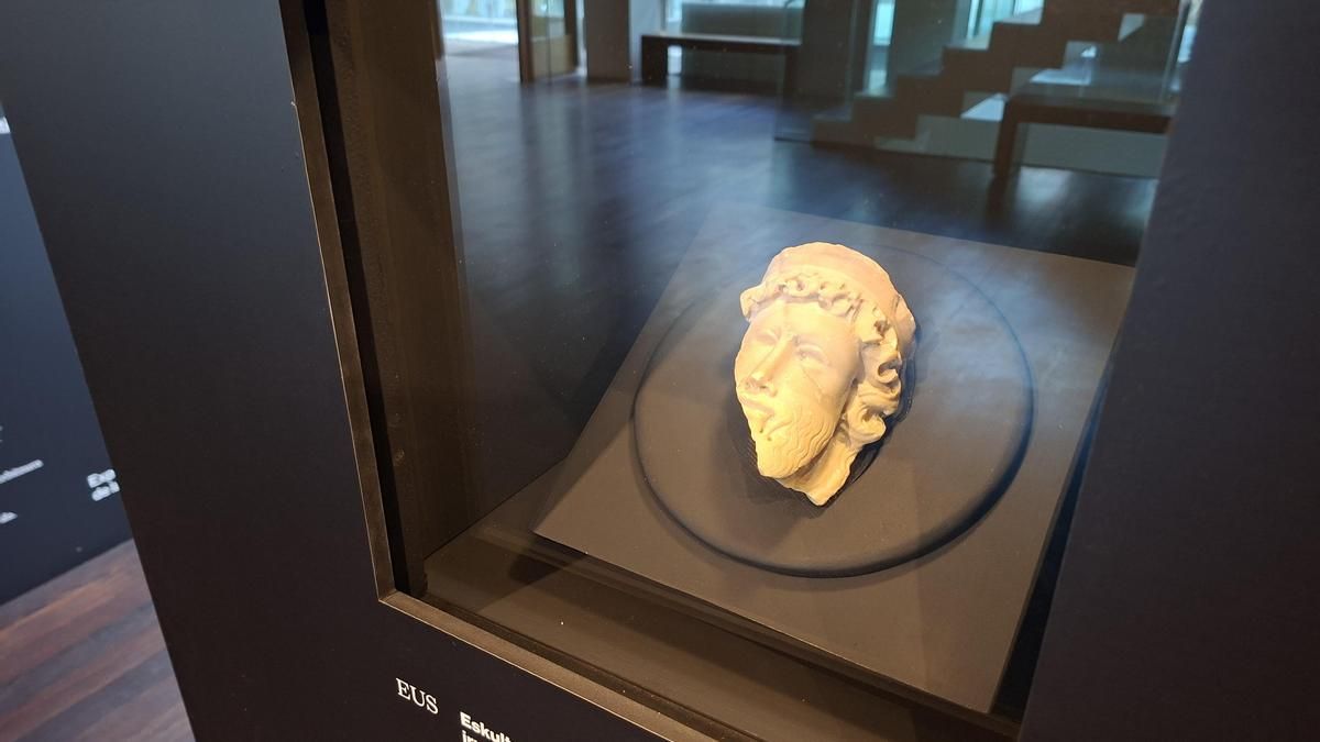 La odisea de Baco: Álava expone medio siglo después una escultura romana de la que se apropió un ex alto cargo del PNV