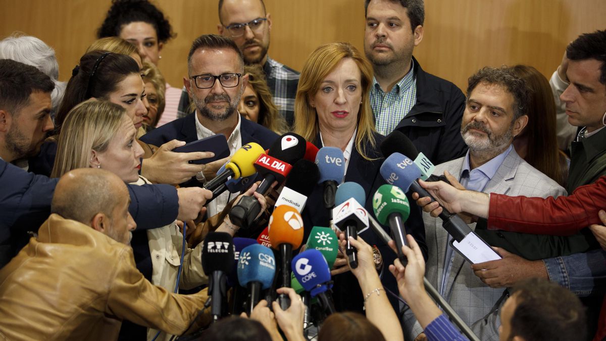 La alcaldesa de Maracena, Berta Linares, atendiendo a los medios tras levantarse el secreto de sumario por el caso del secuestro de la concejal socialista de Maracena Vanessa Romero. Archivo.