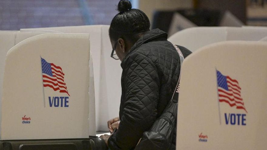 Estados Unidos vota en las elecciones más reñidas y cruciales de su historia