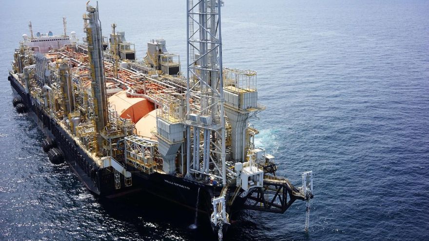 Con tensión y críticas, comienza la audiencia pública por el buque de licuefacción en el golfo San Matías