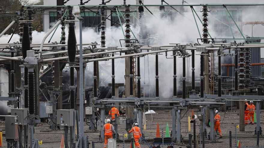 El aeropuerto de Heathrow en Londres reanuda los vuelos de larga distancia tras el incendio en una subestación eléctrica