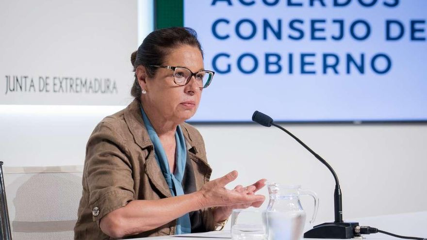 Extremadura modificará 27 leyes de golpe para reducir burocracia y atraer inversiones