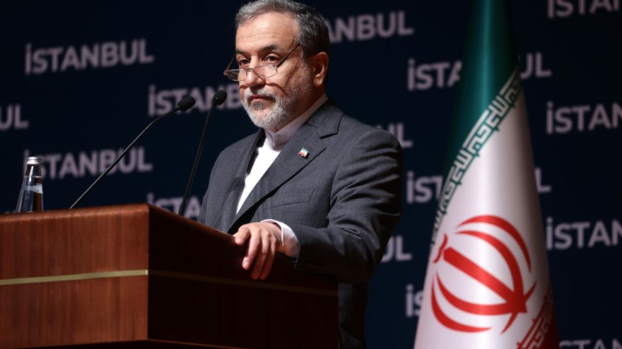 El ministro de exteriores Abbas Araghchi, en una rueda de prensa tras el ataque estadounidense contra infraestructura nuclear iraní